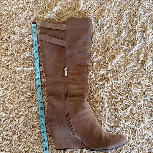 Jessica Simpson Wedge Heel Boots Tan Faux Suede Zipper and Strap Detail 8 M - Picture 4 of 8